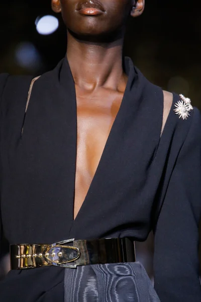 Look 14